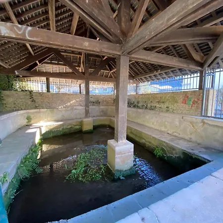 La Maison Du Lavoir Casa de Férias *