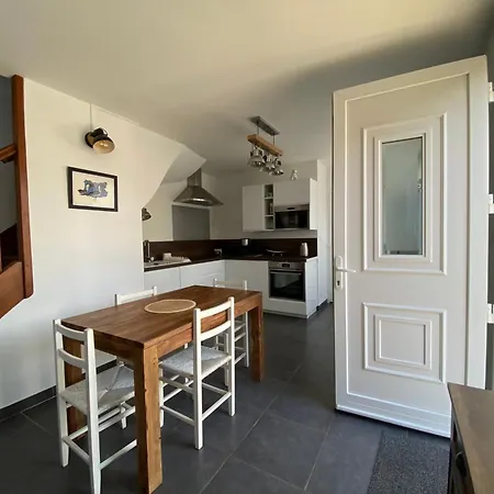 La Maison Du Lavoir Port-en-Bessin-Huppain